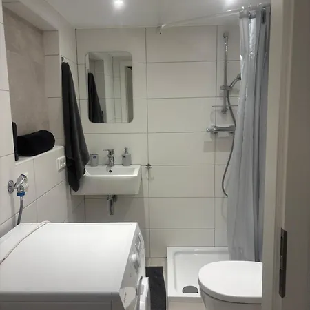 شقة Gemuetliche Kellerwohnung, Eigenes Bad & Kueche لينفلدن اشتردين