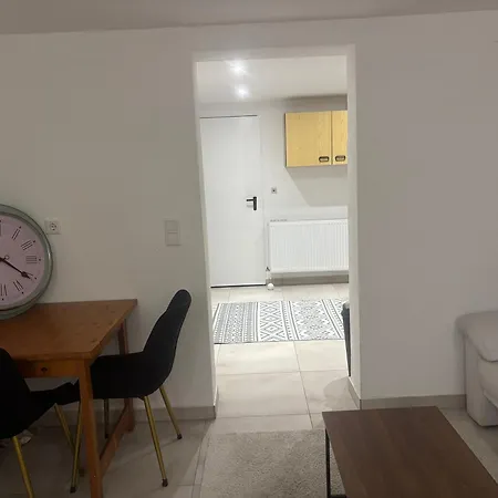 Gemuetliche Kellerwohnung, Eigenes Bad & Kueche