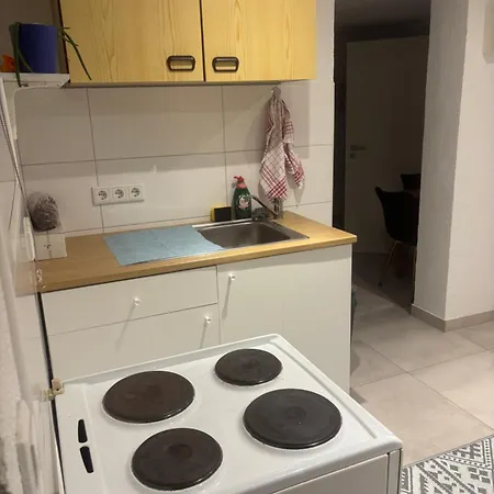 Gemuetliche Kellerwohnung, Eigenes Bad & Kueche Apartment